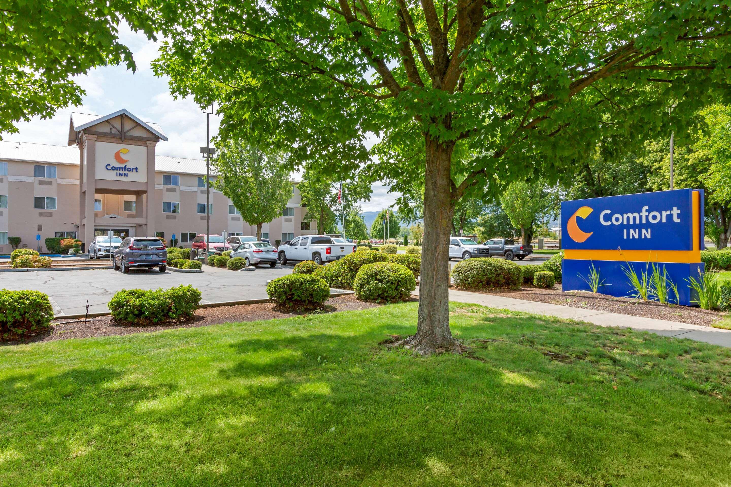 Comfort Inn Medford South Exteriör bild